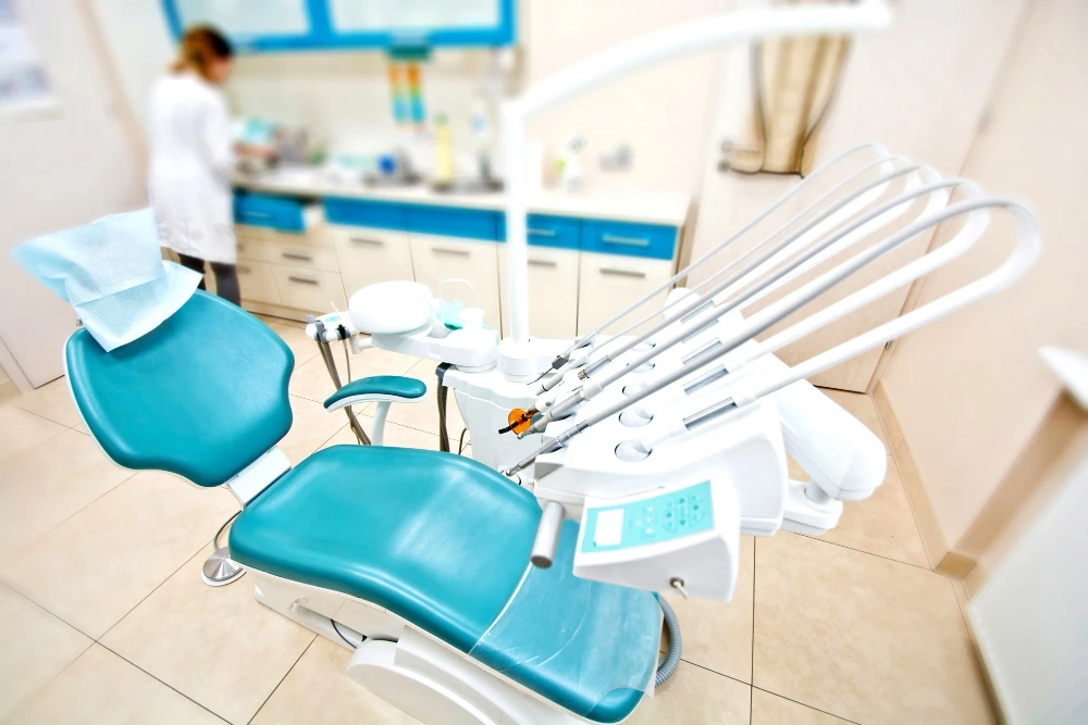 Cadeiras e equipamentos odontológicos de última geração