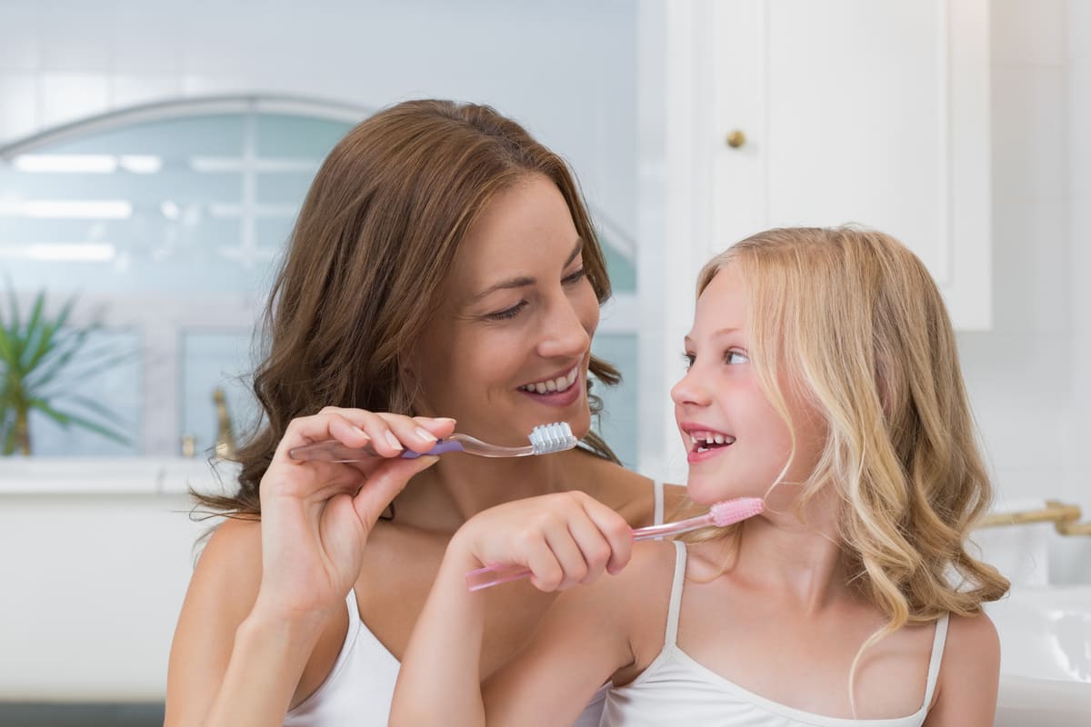 <strong>Como fazer a limpeza dos dentes em casa de forma correta?</strong>
