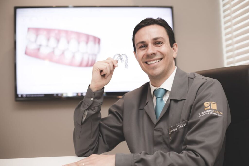 Quem tem implante dentário pode usar Invisalign®? – Dental Expert